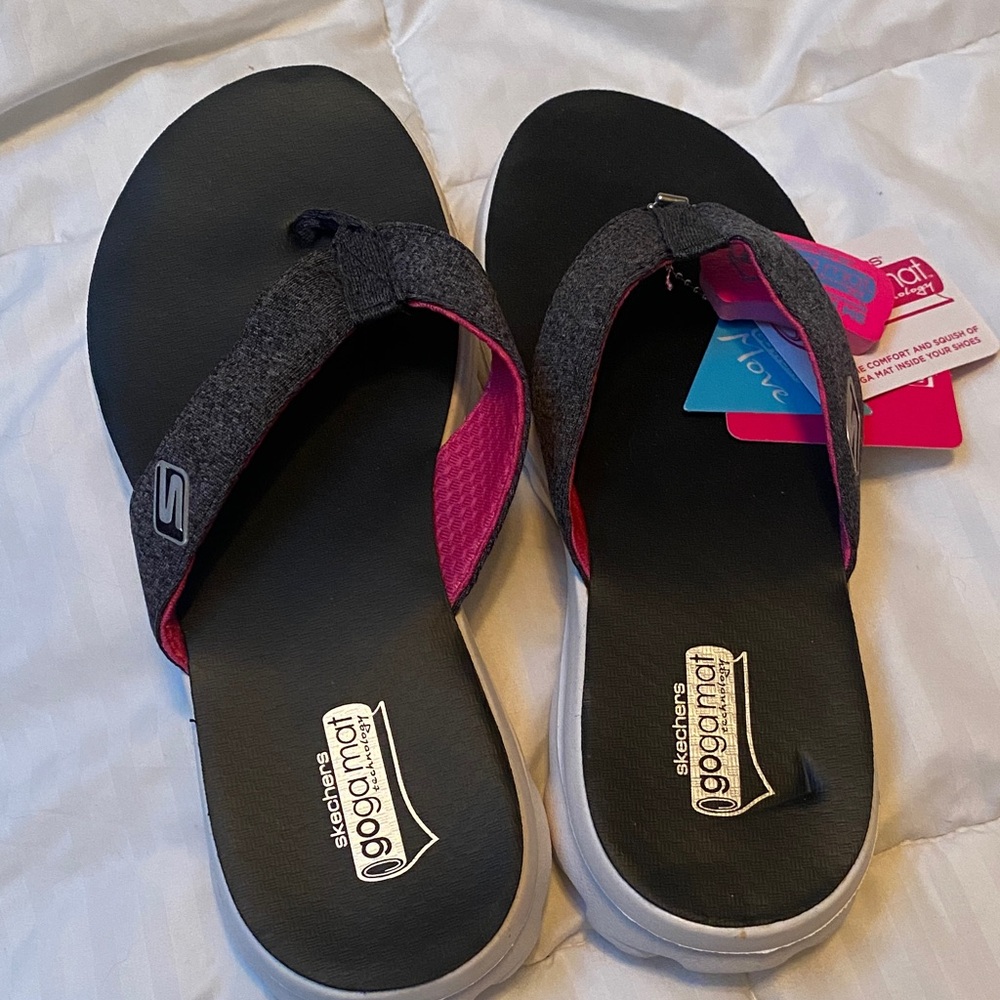 Skechers Women's Gray and Pink Sandals